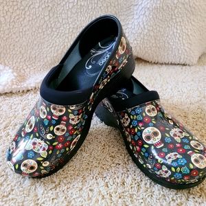 Abeo Sugar Skull clogs